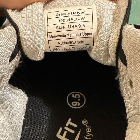 Gravity Defyer Women's Xlr8 Running Shoes
Sz: 9.5 - Picture 10 of 10